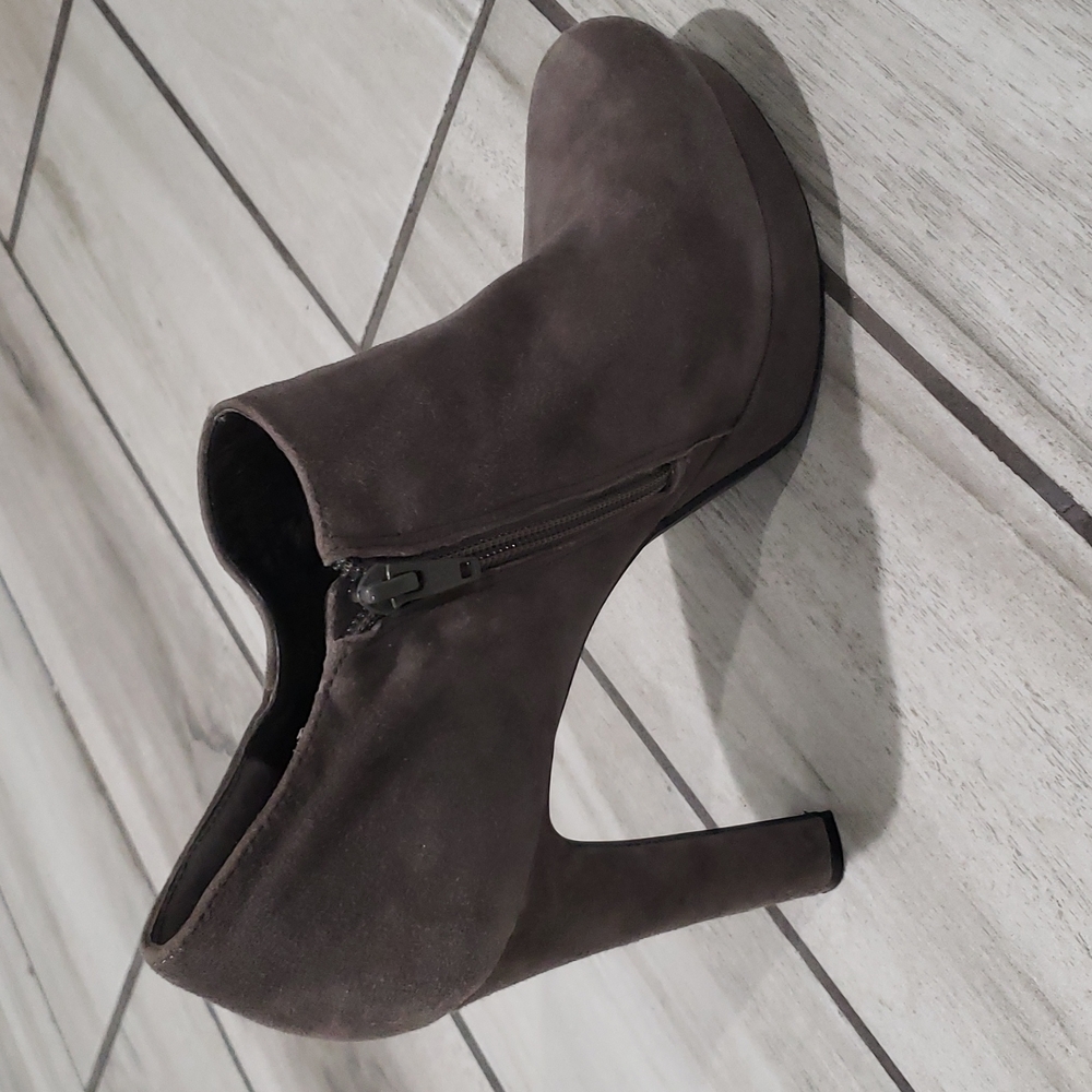 Gianni  Bini boots. - Picture 3 of 9